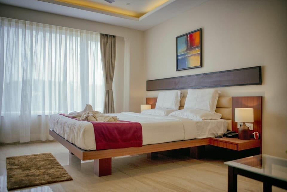 Prism A Boutique Hotel Jorhāt Esterno foto